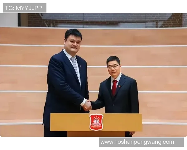 姚明父母荣获全国优秀运动员家庭奖彰显体育精神与家庭教育的完美结合