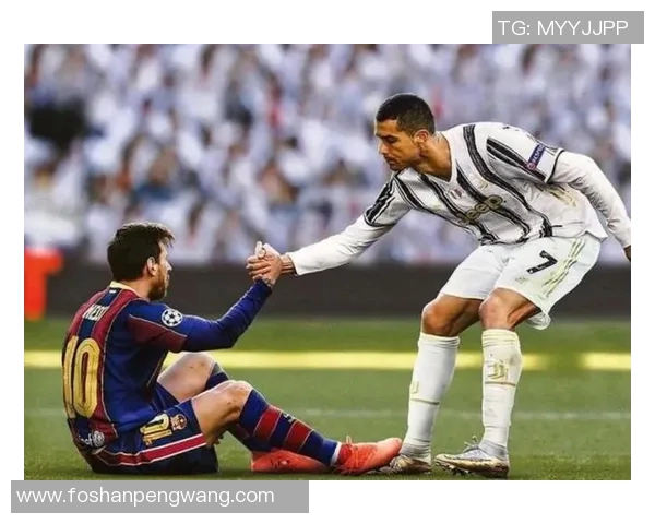 足球巨星风采各异解析从梅西到C罗的传奇人生与成就