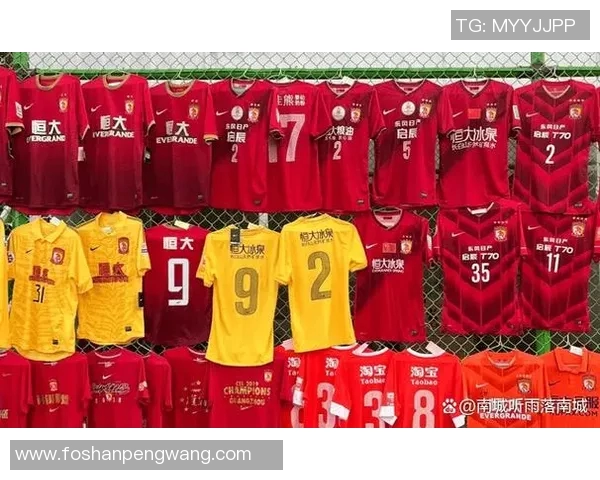 香港足球明星队外套热销背后的故事与球迷的热情互动 香港足球明星队外套热销背后的故事与球迷的热情互动