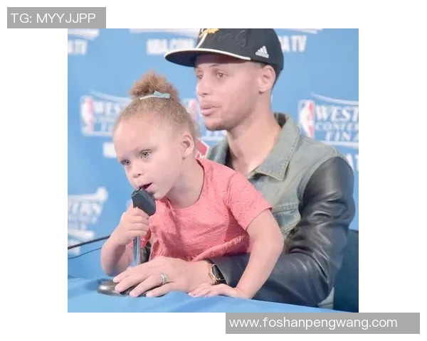 篮球明星家里的生活揭秘与家庭氛围探秘，感受他们不为人知的一面